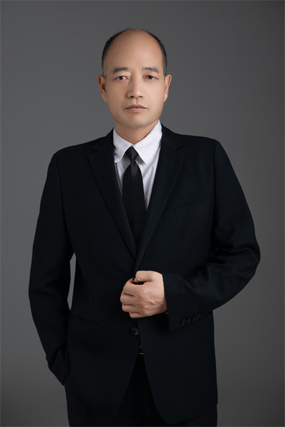 李宏伟